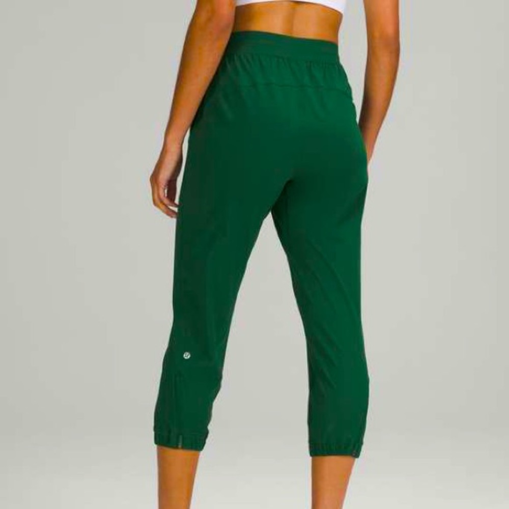Lululemon Adapted State High-Rise Jogger Crop - size 4 - green
